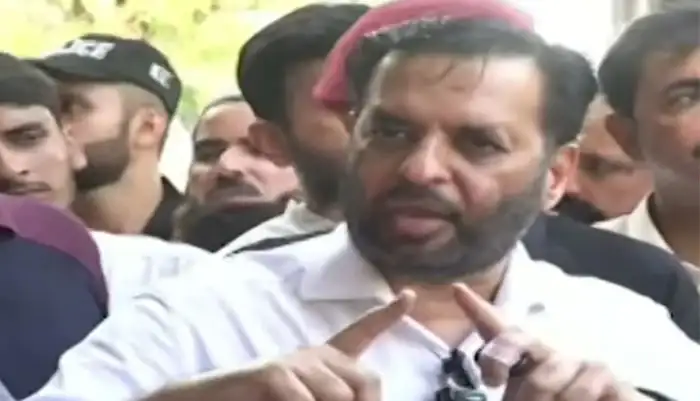 استعفیٰ دینے کے سوال پر وزیر صحت مصطفی کمال بھڑک اٹھے۔۔